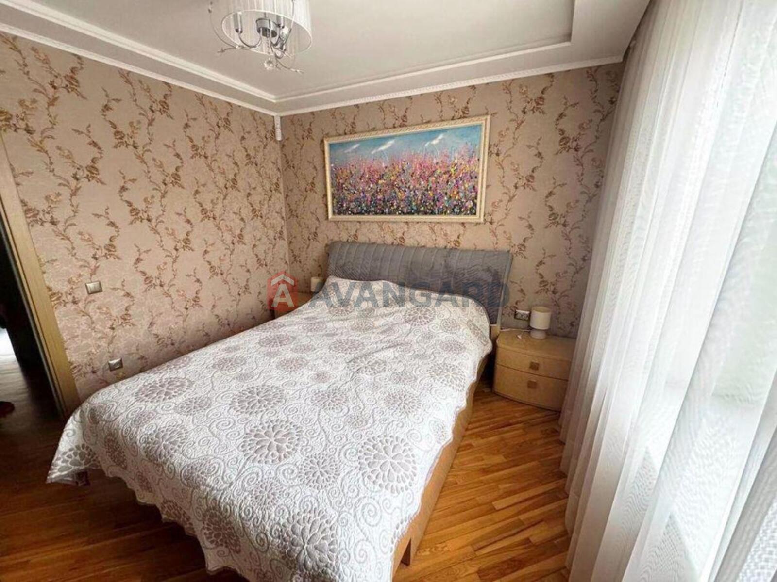 3 ��. ��������, 76/-/15 ��. �., 6/10 ������ ���� 8