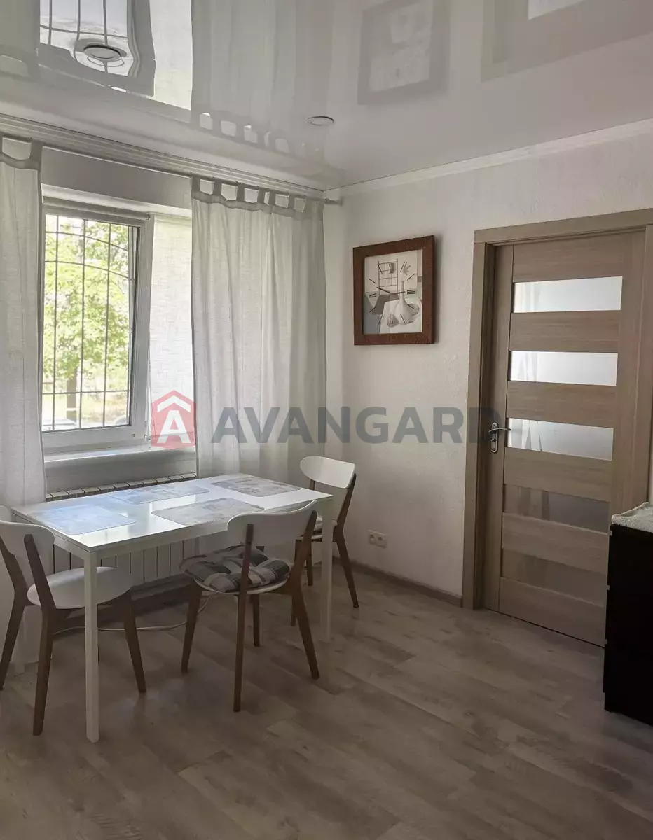 2 ��. ��������, 44/30/6 ��. �., 1/5 ������ ���� 3