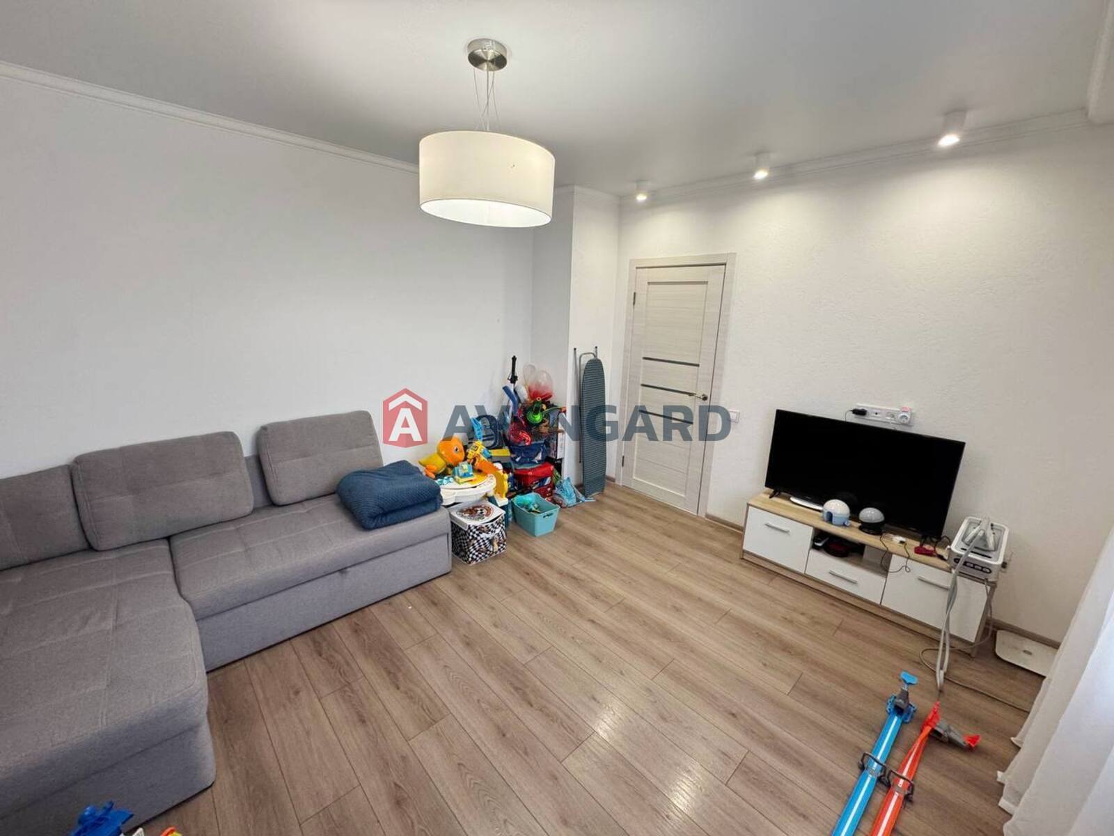 2 ��. ��������, 56/30/14 ��. �., 10/12 ������ ���� 16