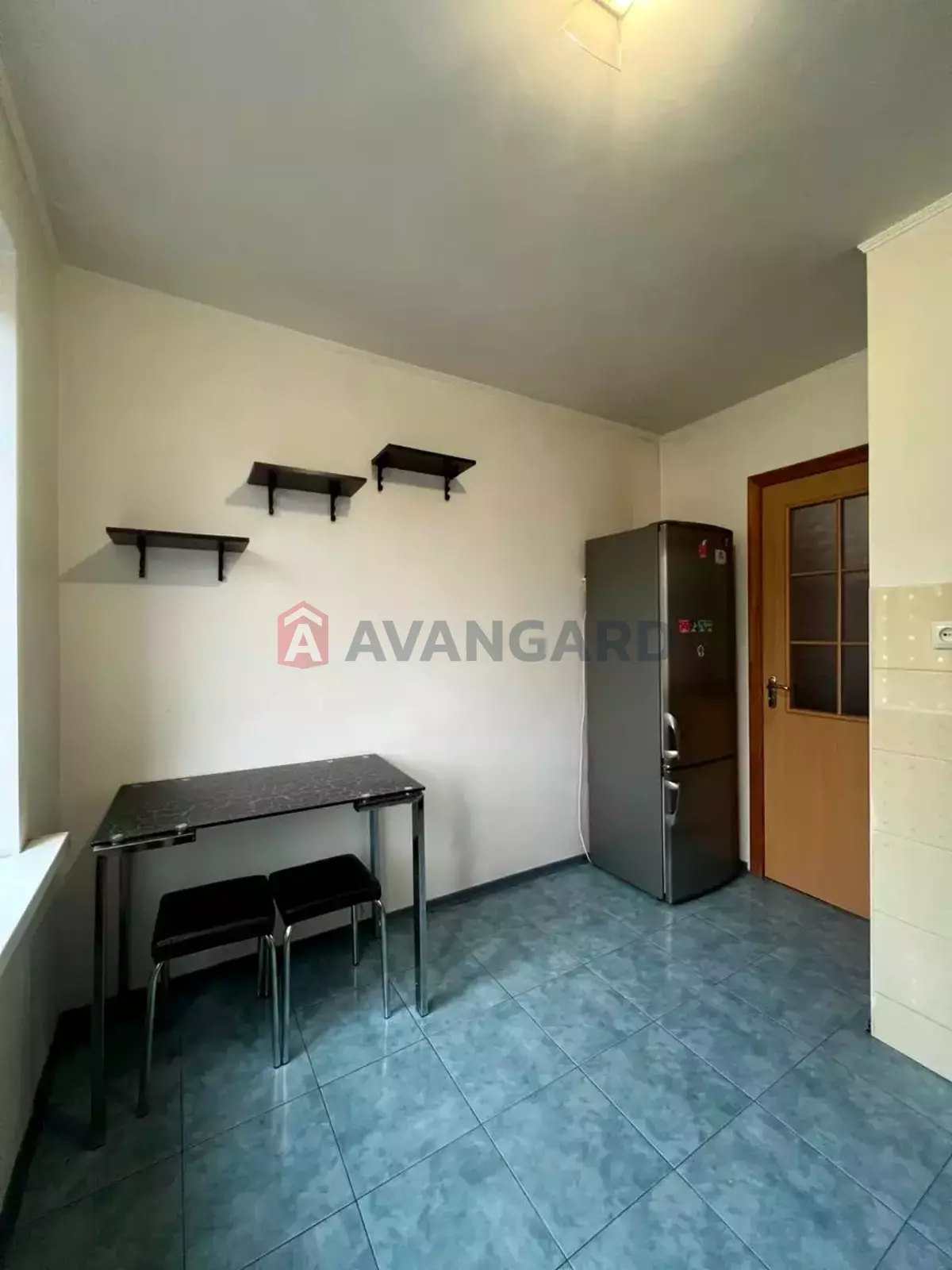 1 ����. ��������, 33/21/12 ��. �., 3/9 ���� ���� 8