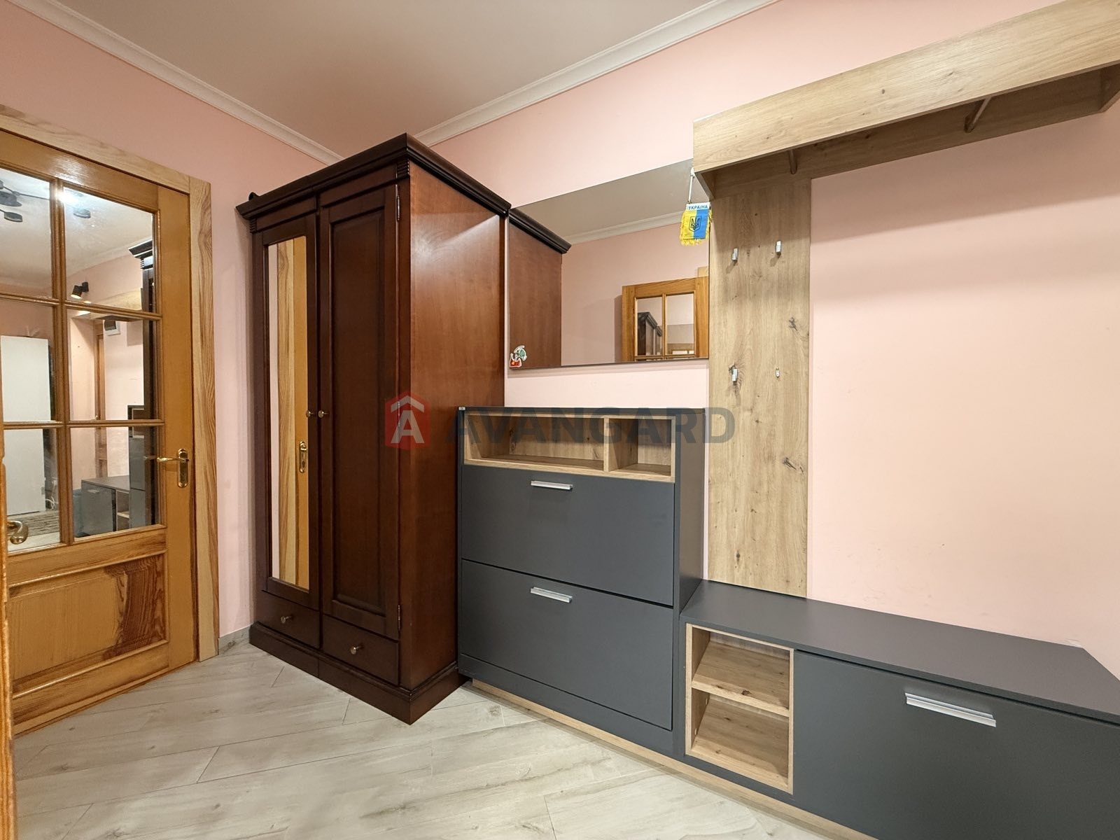 2 ��. ��������, 55/40/8 ��. �., 9/10 ������ ���� 13