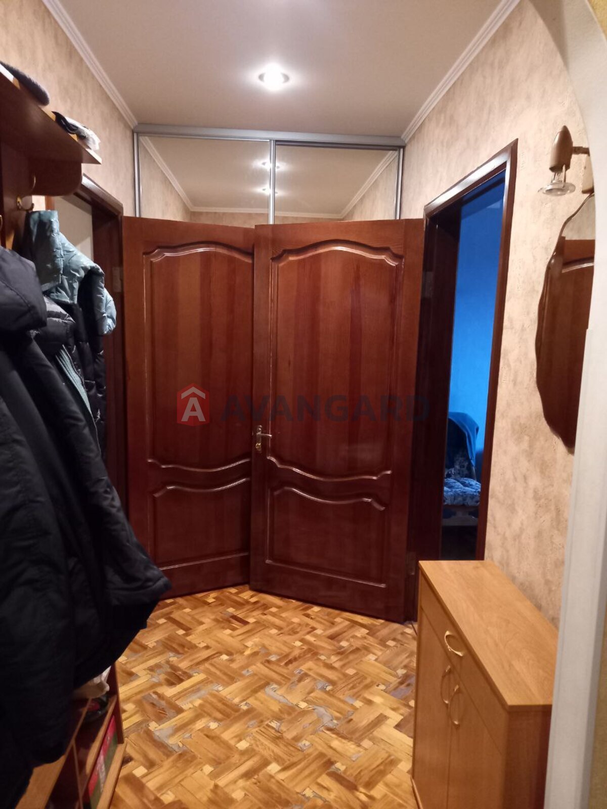 2 ��. ��������, 57/32/9 ��. �., 3/4 ������ ���� 17