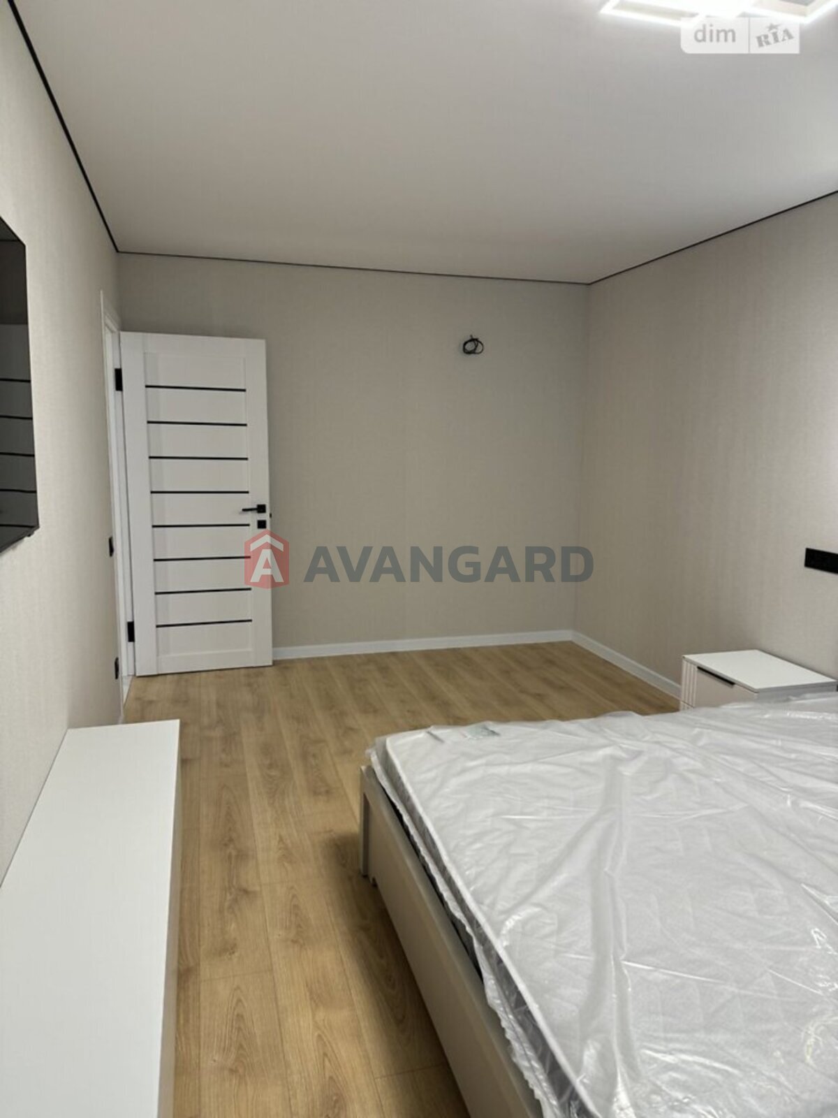 1 . , 44/-/- . ., 8/9   21