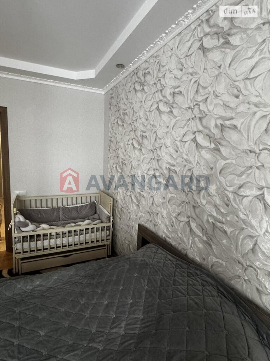 2 ��. ��������, 80/39/14 ��. �., 3/5 ������ ���� 22