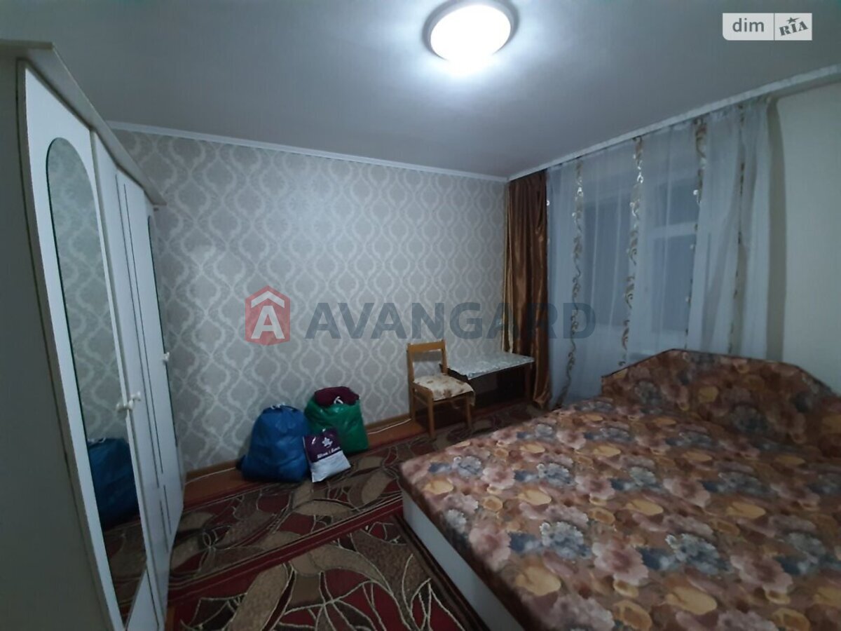 3 ��. ��������, 60/35/8 ��. �., 2/5 ������ ���� 8