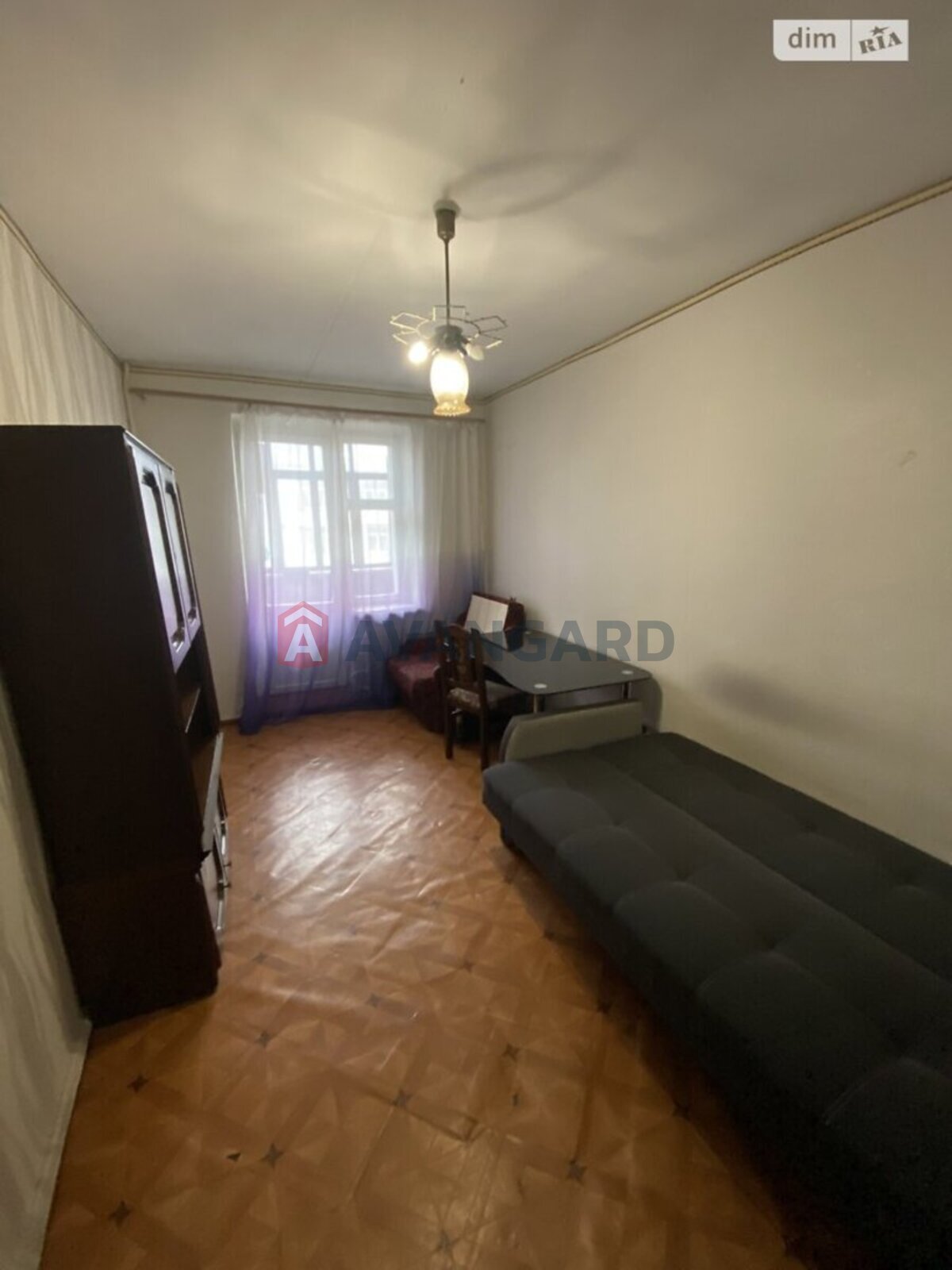 3 ��. ��������, 61/35/10 ��. �., 4/10 ������ ���� 7