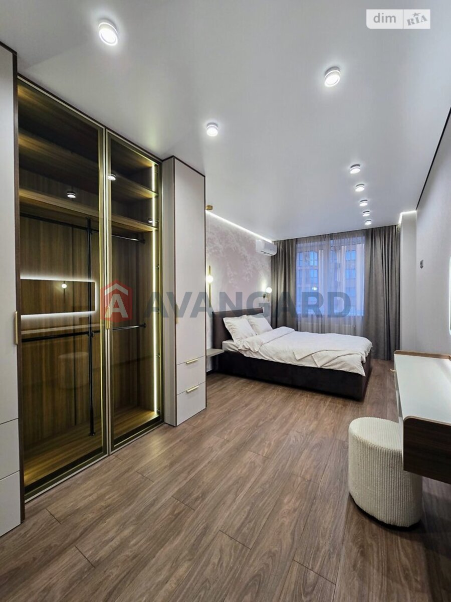 2 ��. ��������, 65/33/18 ��. �., 5/10 ������ ���� 2