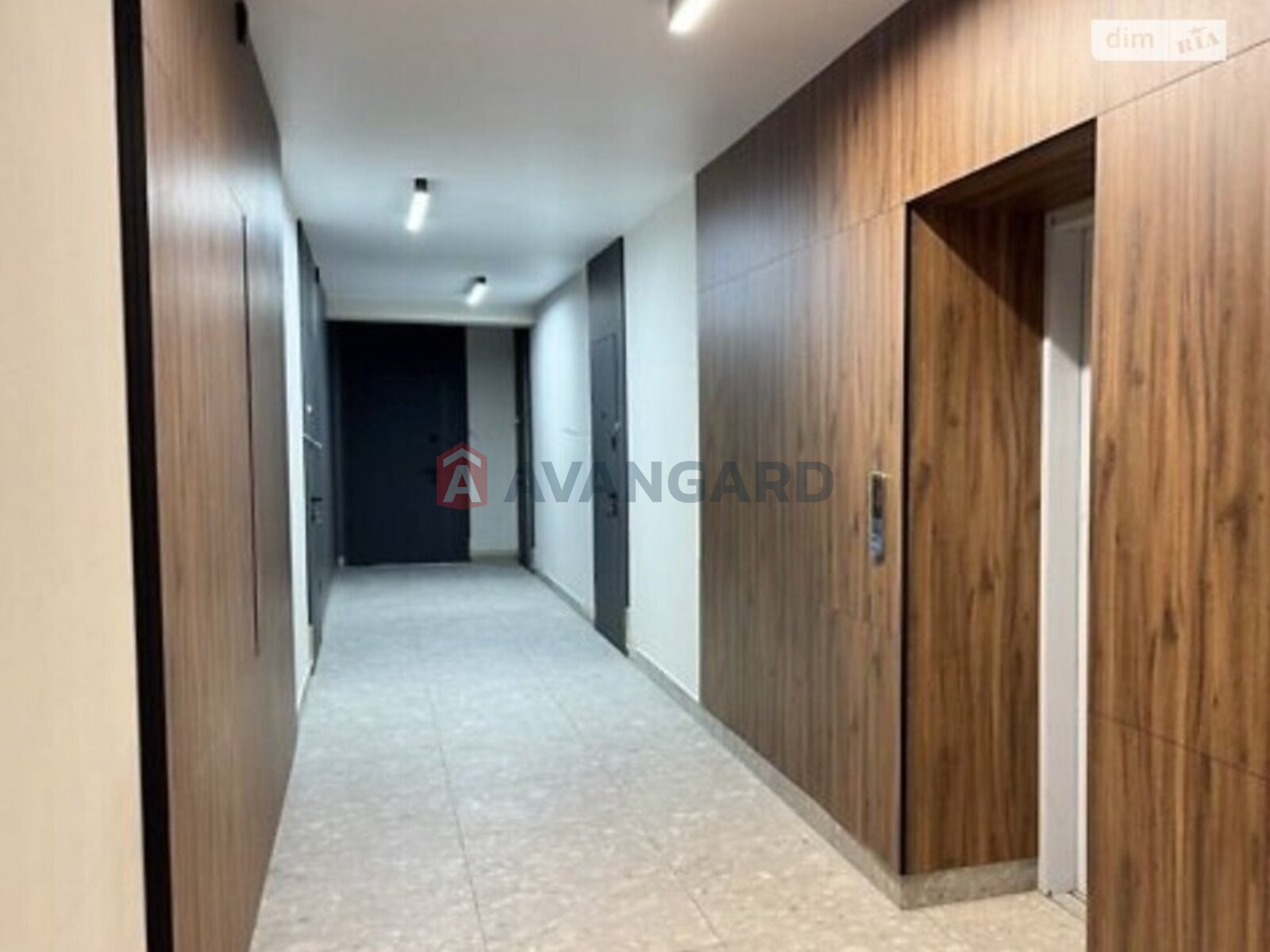 2 ��. ��������, 69/-/- ��. �., 3/10 ������ ���� 9