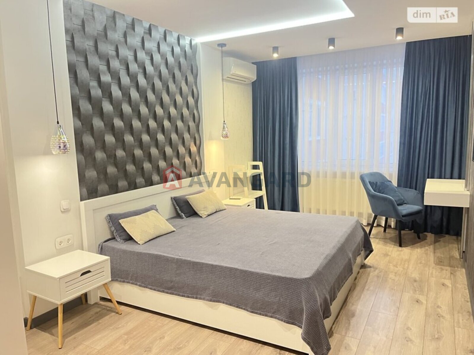 3 ��. ��������, 97/-/- ��. �., 8/10 ������ ���� 20