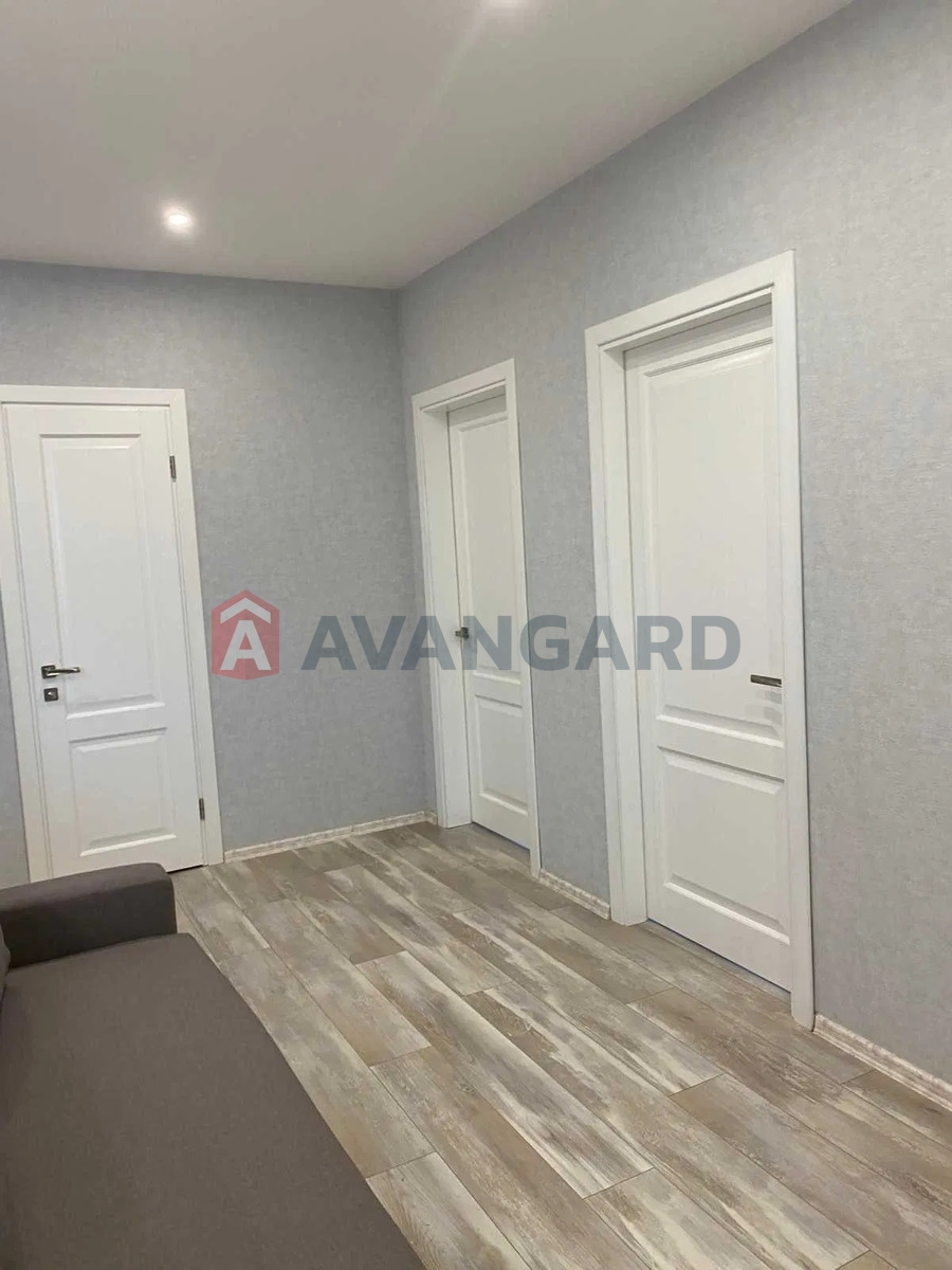 2 ��. ��������, 61/-/15 ��. �., 3/10 ������ ���� 18