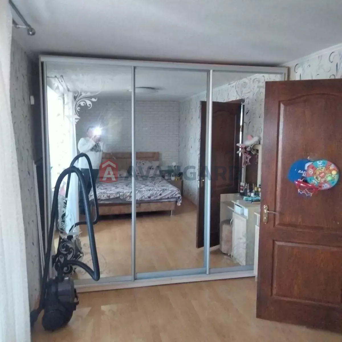 3 ��. ��������, 64/-/6 ��. �., 6/9 ������ ���� 9