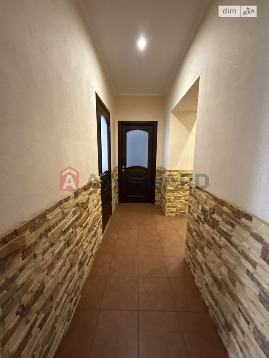 2 ����. ��������, 76/-/- ��. �., 8/11 ���� ���� 10