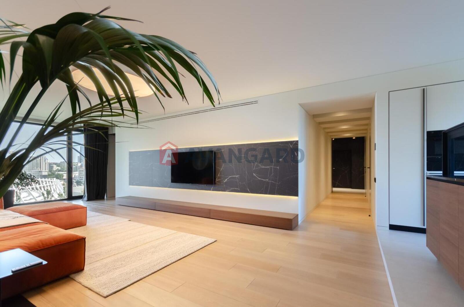 3 ��. ��������, 180/56/65 ��. �., 13/24 ������ ���� 7