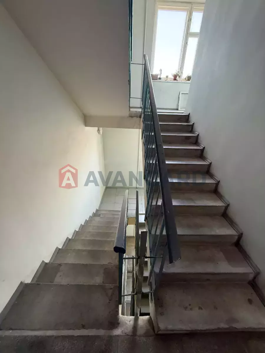 4 ��. ��������, 168/105/13 ��. �., 7/10 ������ ���� 30