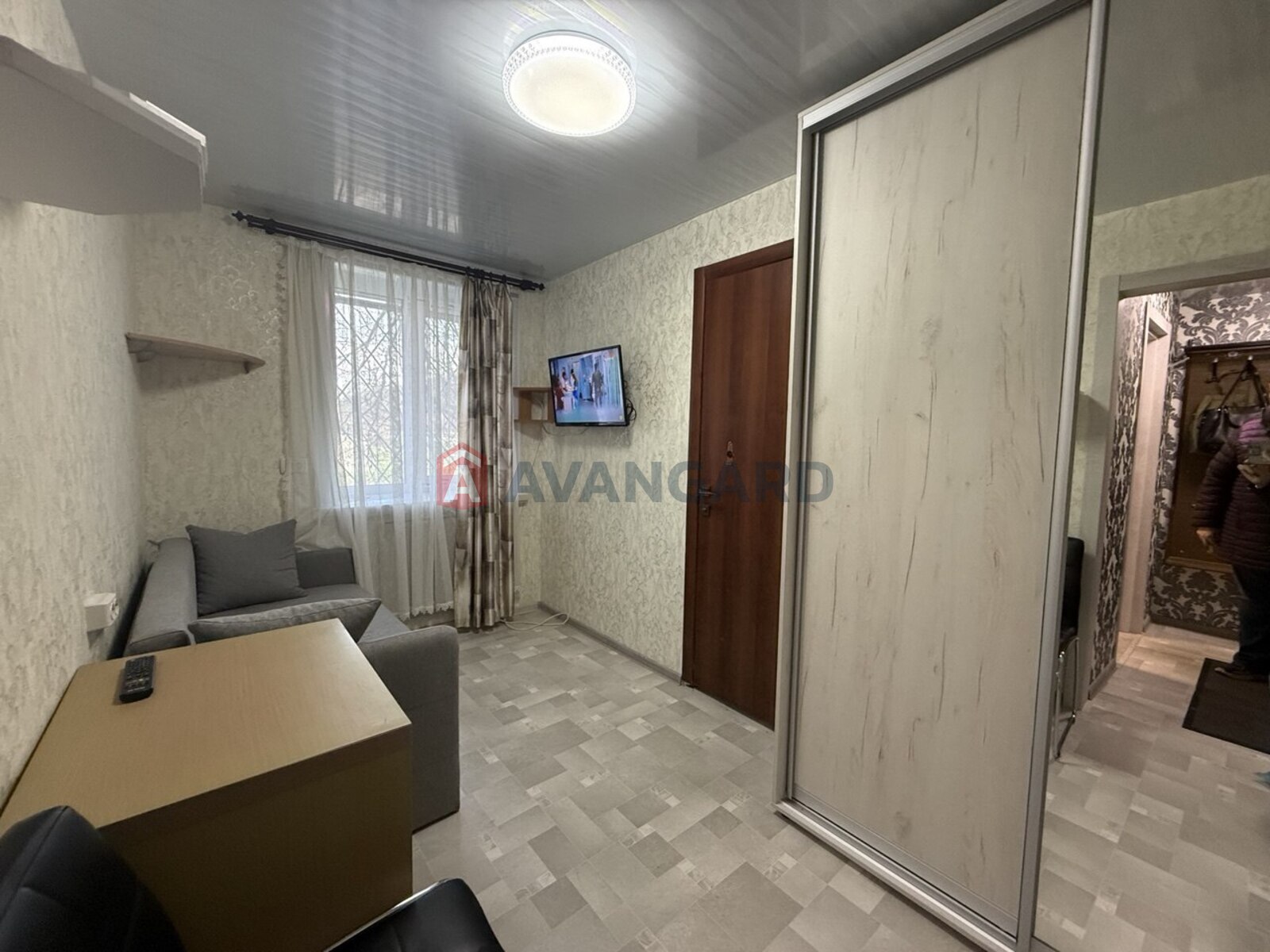 2 ��. ��������, 38/-/7 ��. �., 1/2 ������ ���� 10