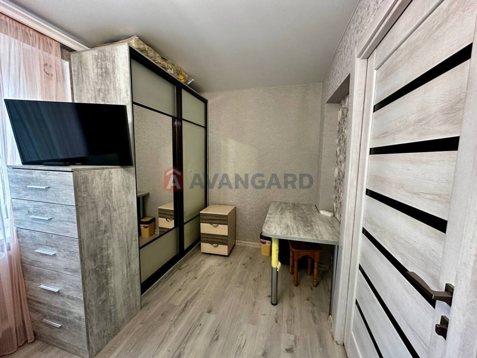 2 ��. ��������, 44/-/7 ��. �., 1/5 ������ ���� 11