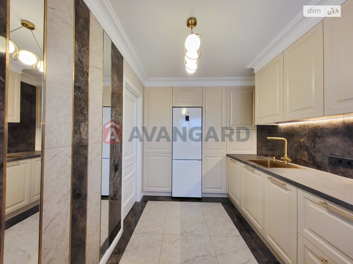 2 ����. ��������, 82/-/8 ��. �., 8/9 ���� ���� 11