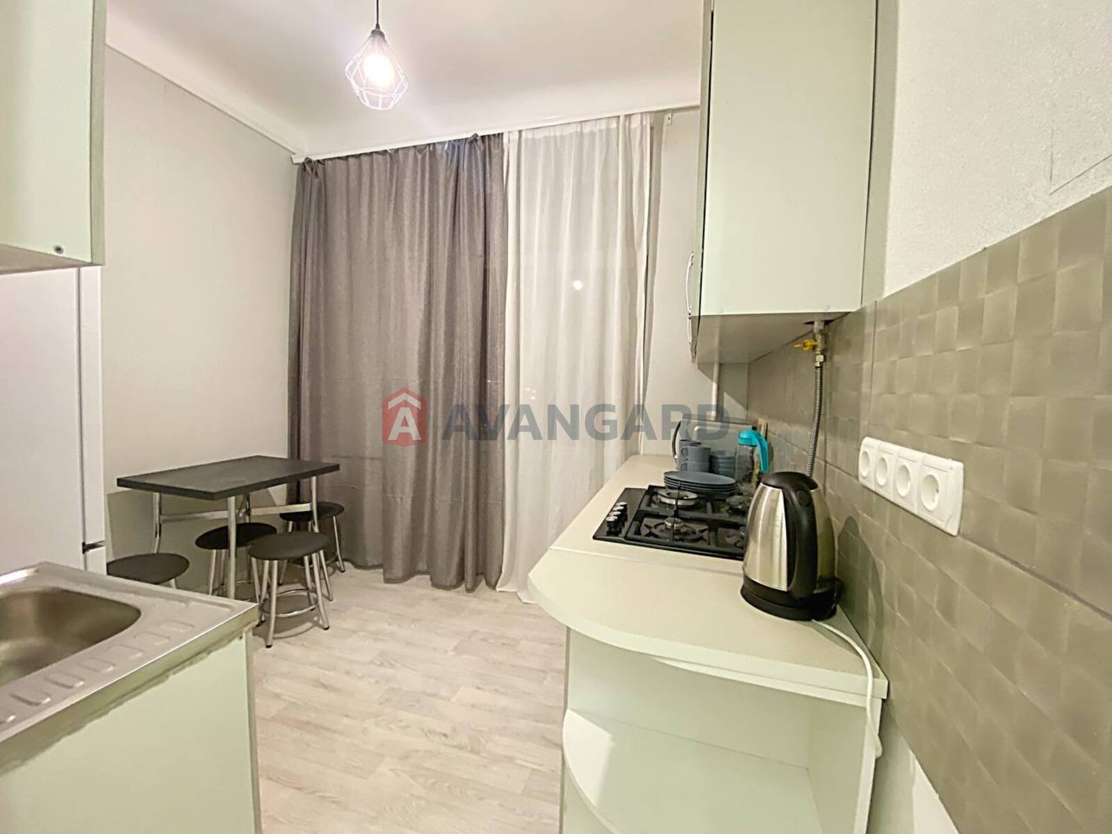 2 ��. ��������, 48,7/-/7,2 ��. �., 4/5 ������ ���� 7