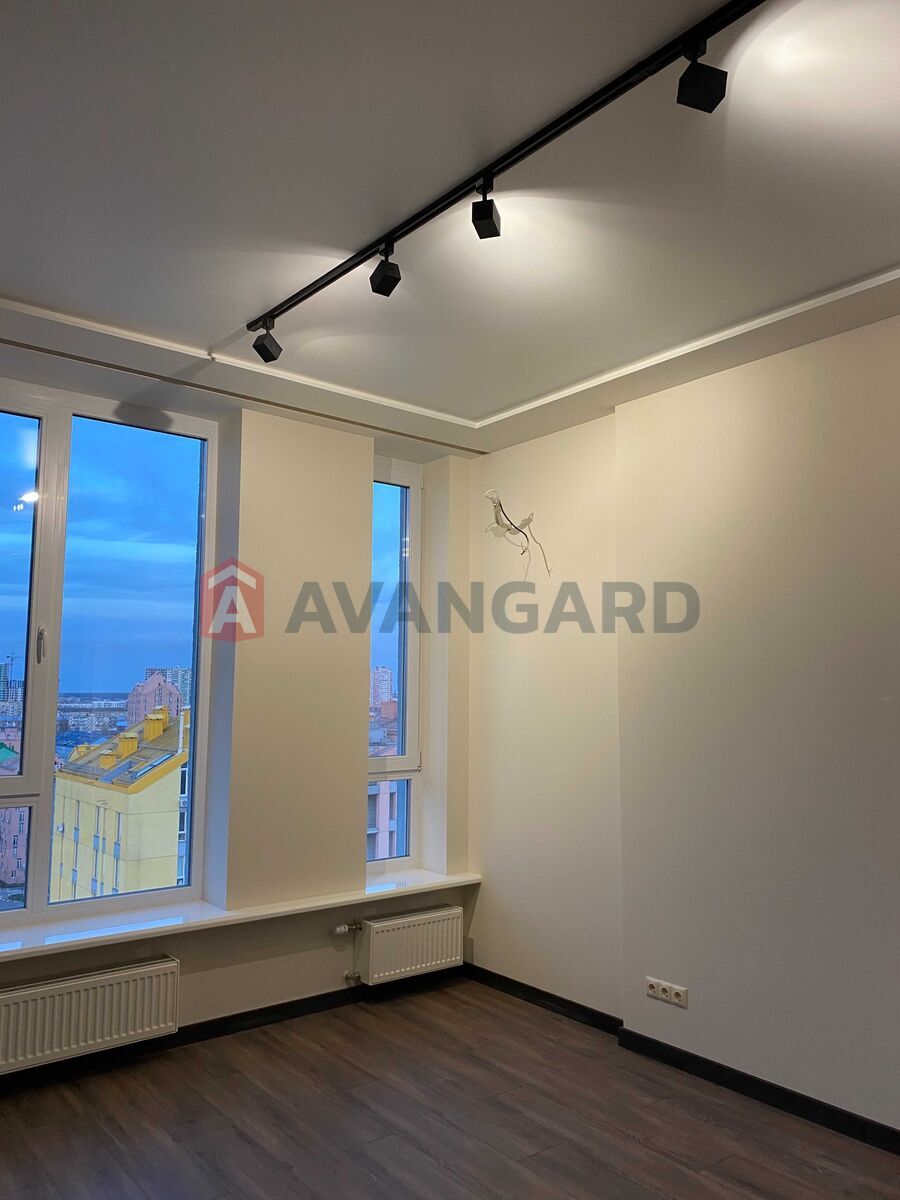 3 ��. ��������, 80/-/18 ��. �., 16/16 ������ ���� 4