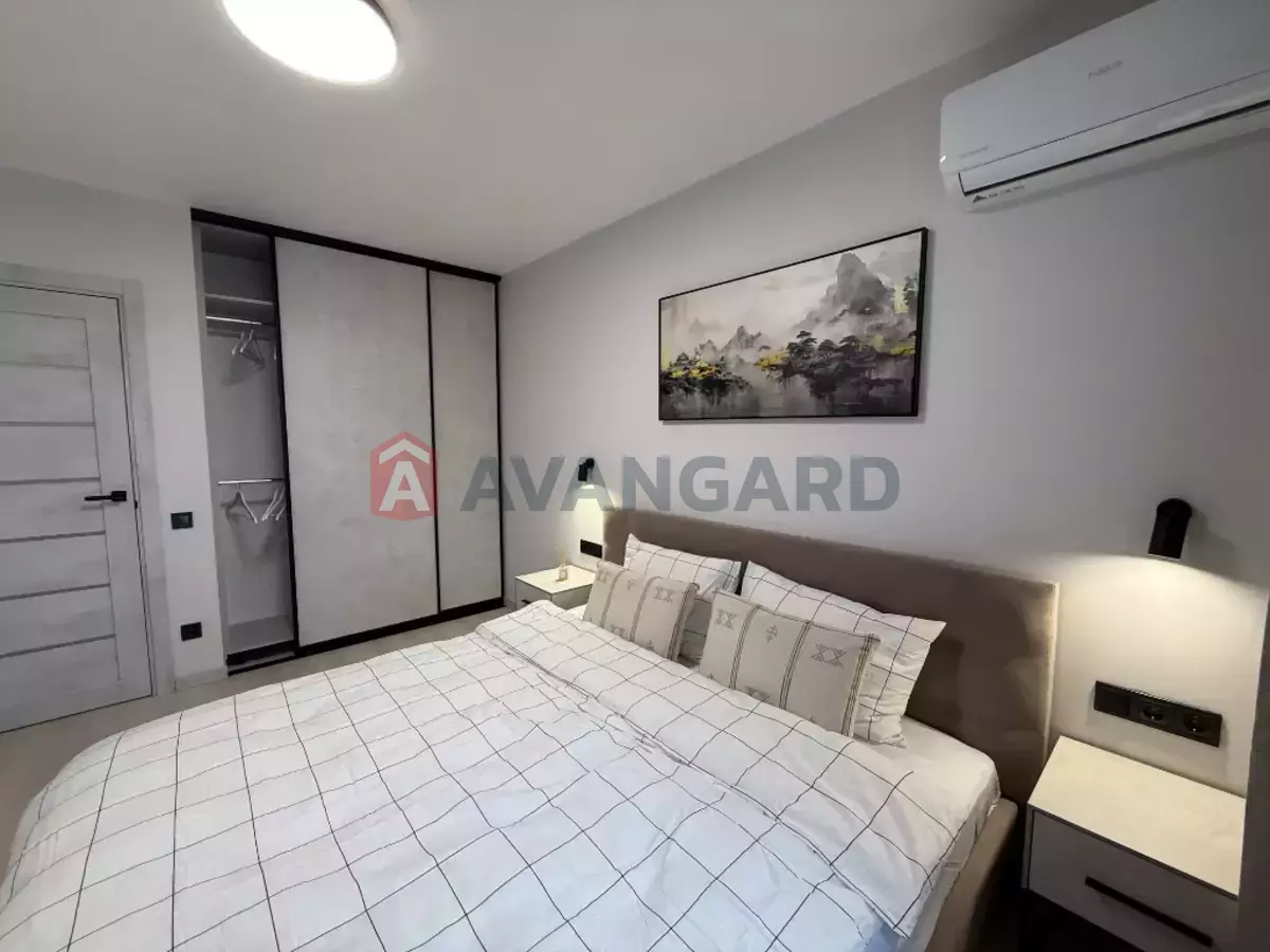 1 ��. ��������, 45/-/- ��. �., 9/10 ������ ���� 3