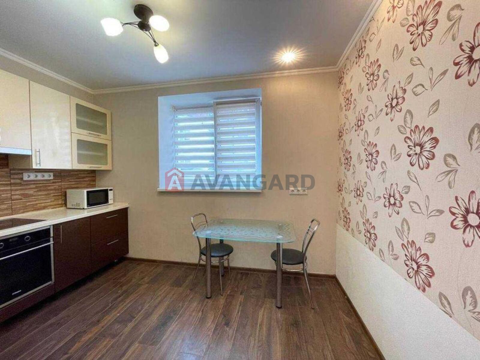 1 ����. ��������, 37/-/10 ��. �., 1/5 ���� ���� 4