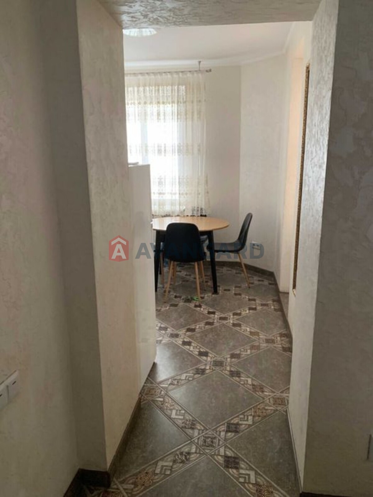 4 ��. ��������, 134/-/12 ��. �., 10/12 ������ ���� 9