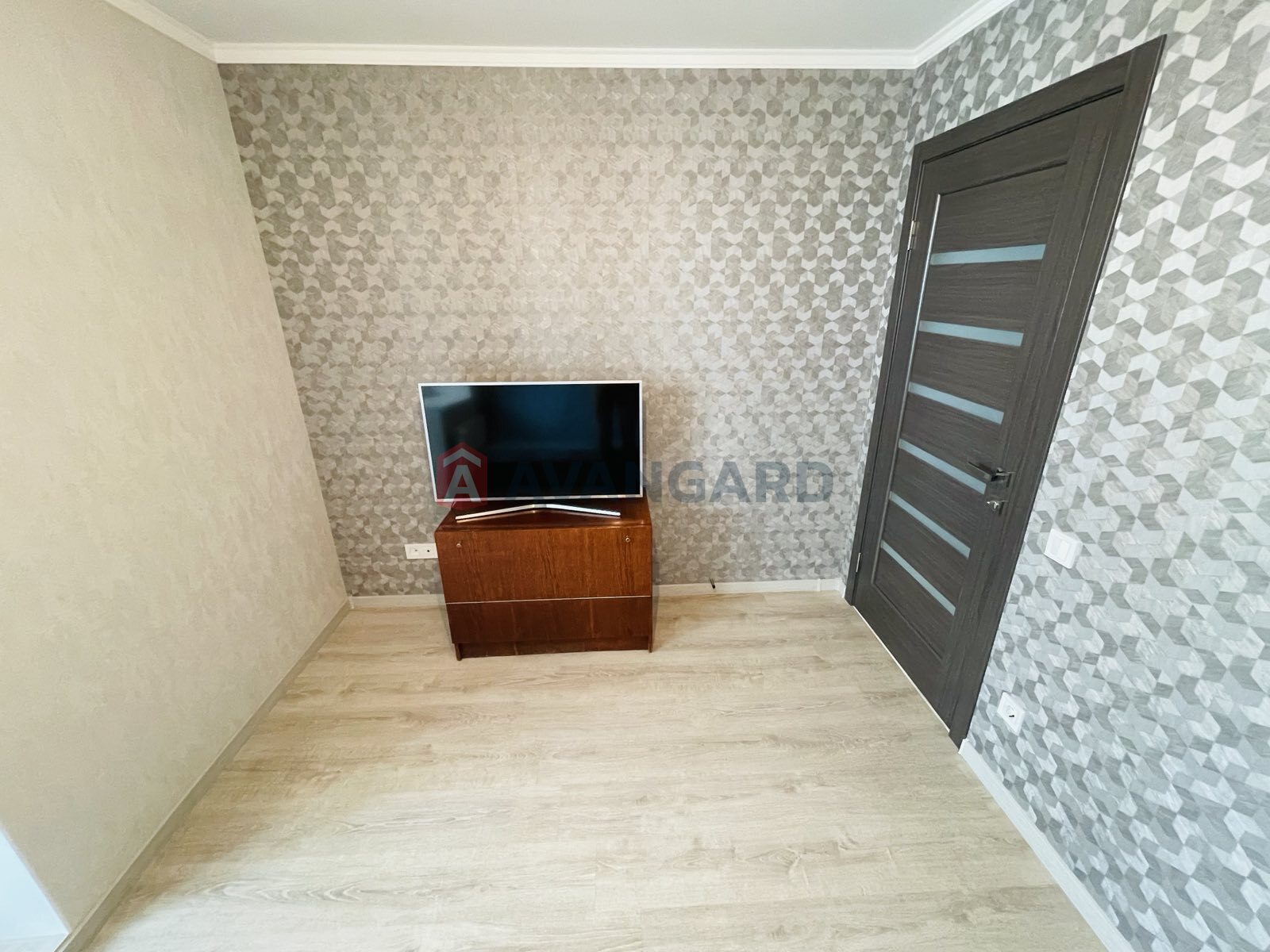 3 ��. ��������, 92/-/10 ��. �., 7/10 ������ ���� 11