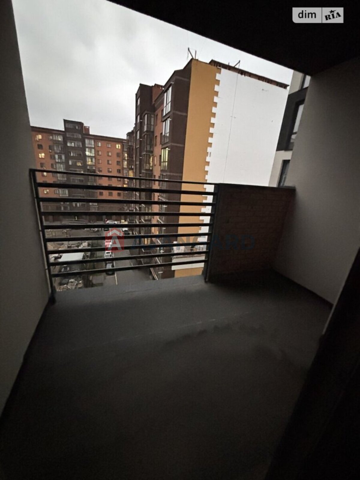 1 . , 44/-/- . ., 8/10   1