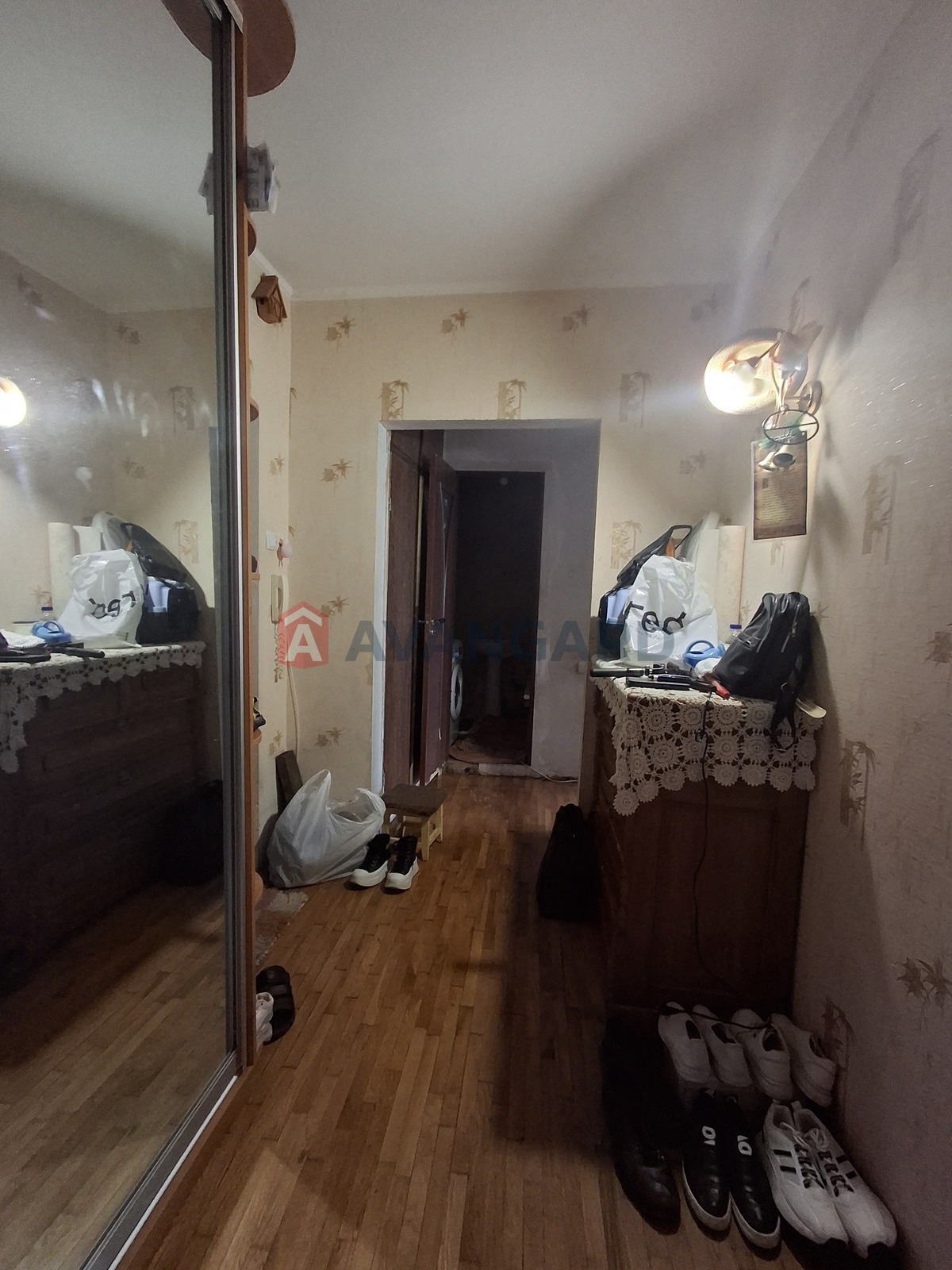 2 ��. ��������, 52,5/30.3/9.7 ��. �., 4/10 ������ ���� 8