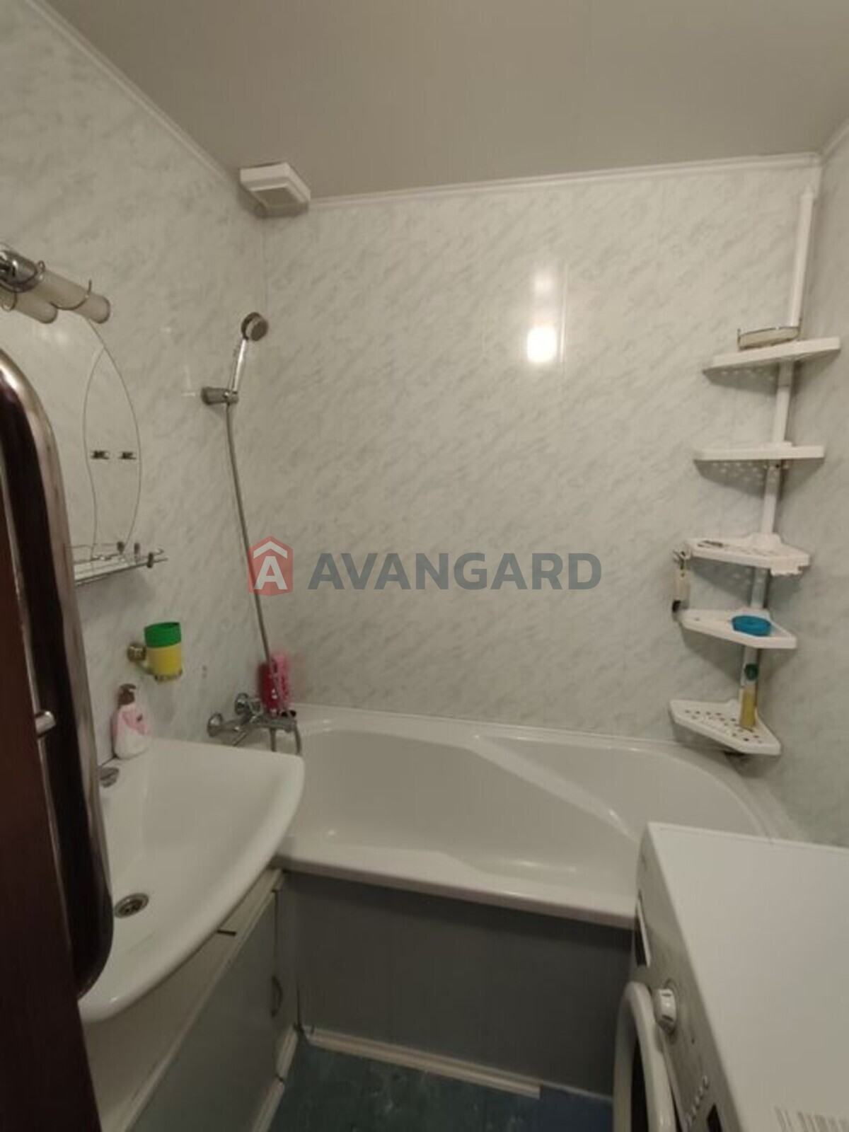 3 . , 68/-/8 . ., 8/9   4