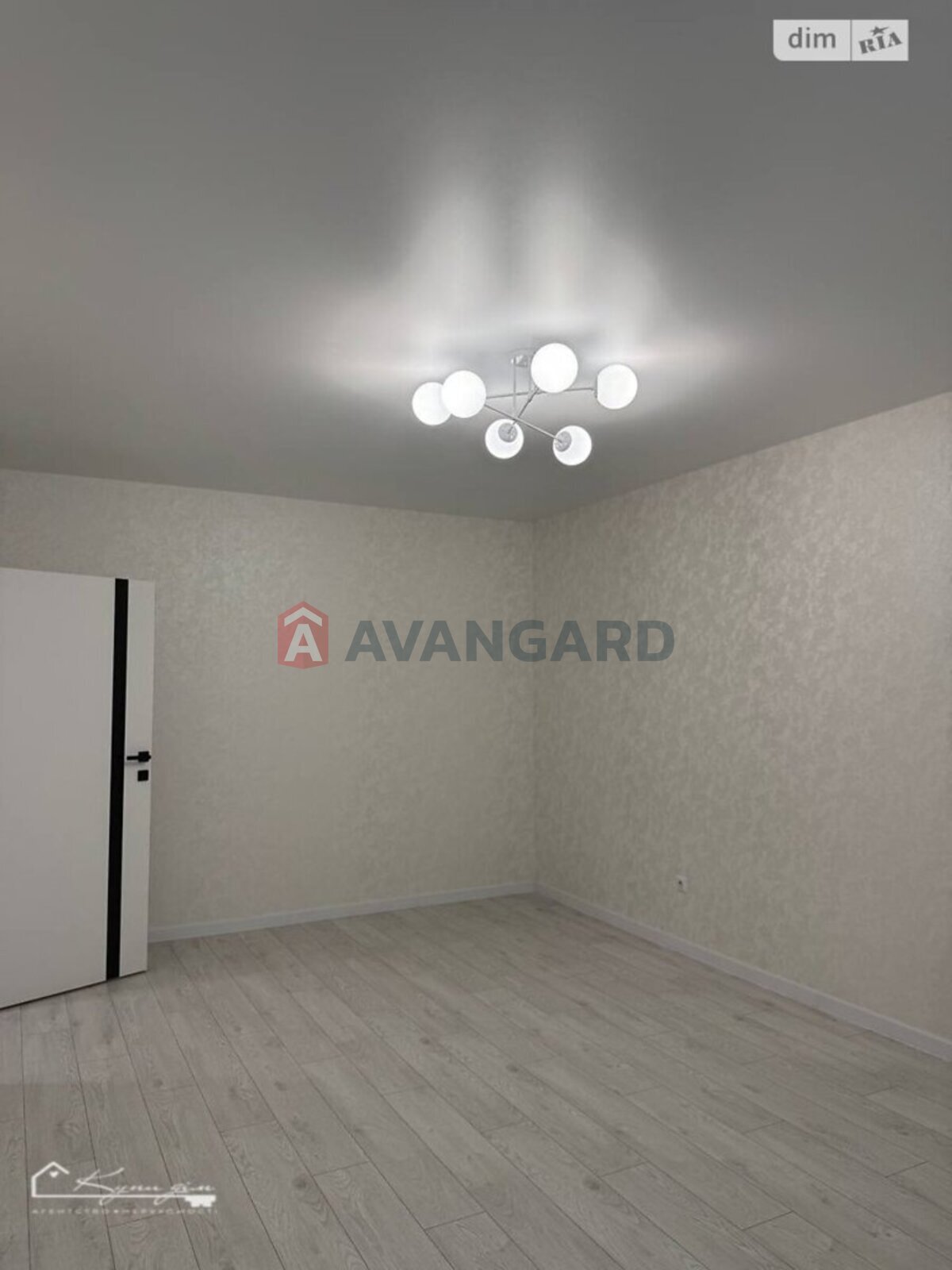 2 ��. ��������, 68/32/18 ��. �., 6/10 ������ ���� 11