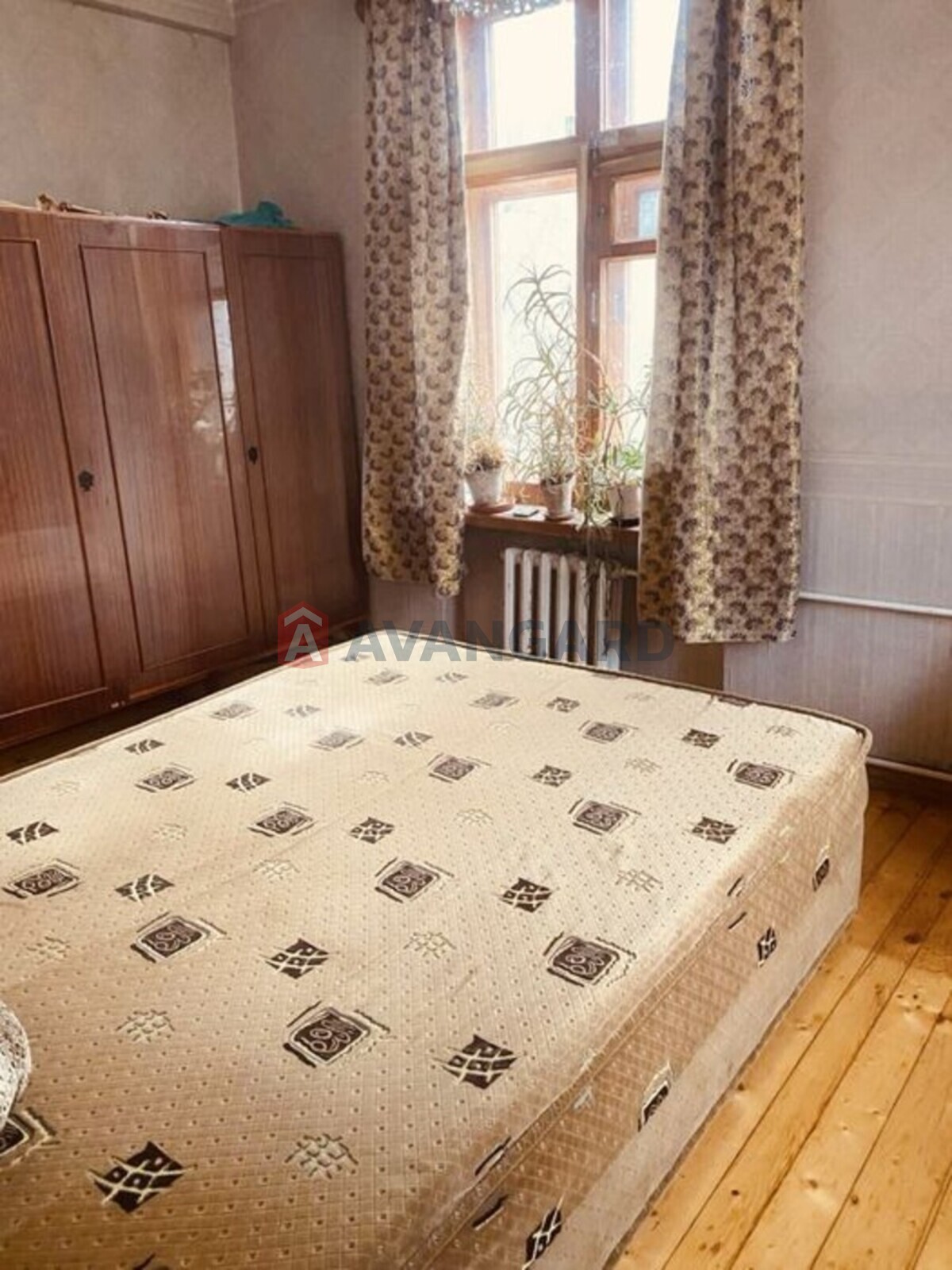 2 ��. ��������, 53/-/8 ��. �., 2/5 ������ ���� 8