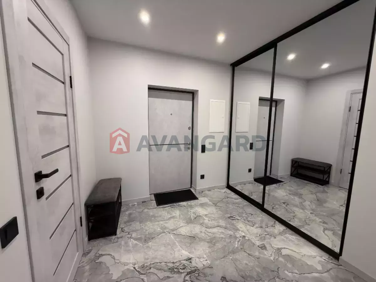 1 ��. ��������, 45/-/- ��. �., 9/10 ������ ���� 9