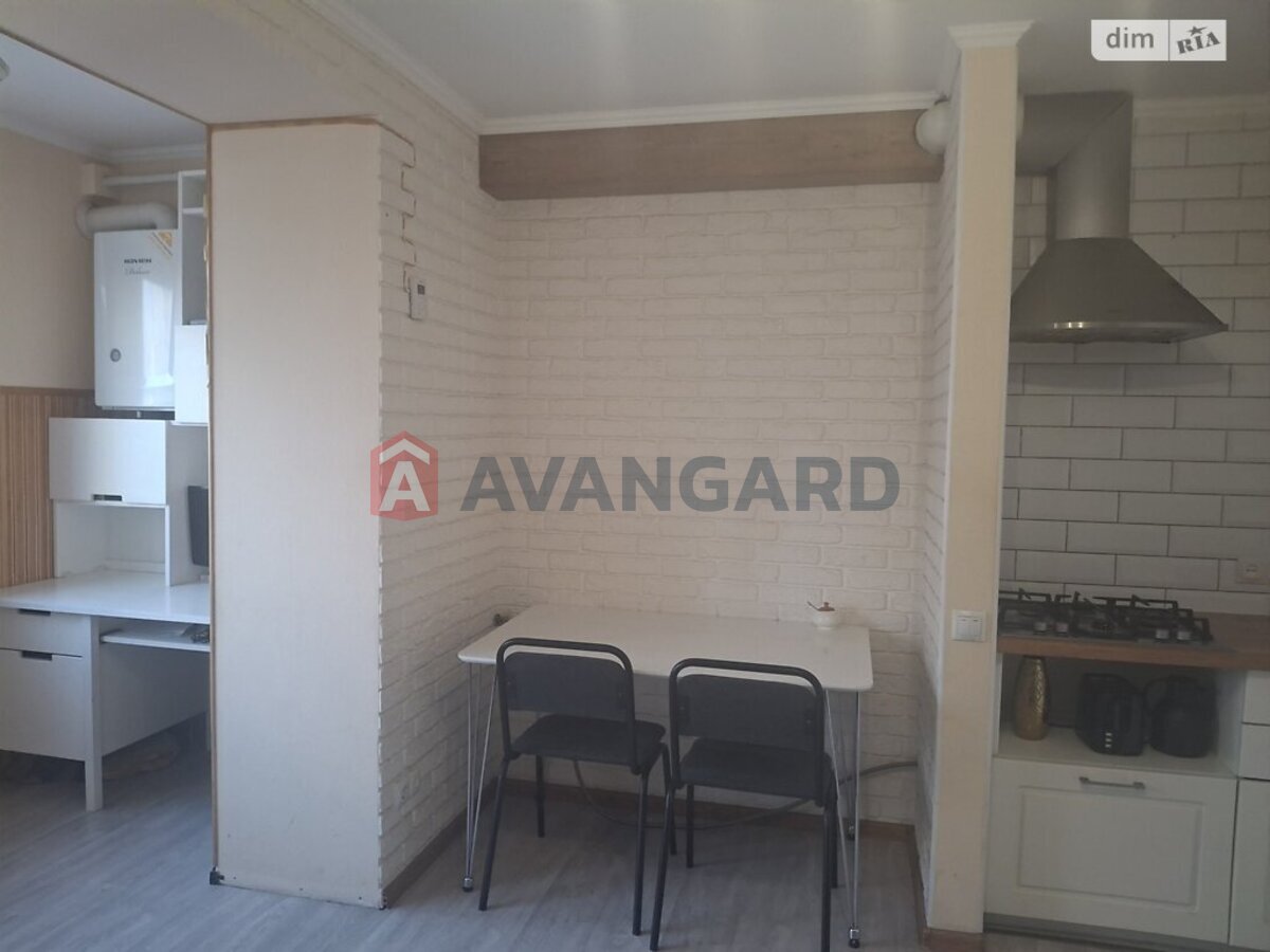 1 ����. ��������, 49/24/14 ��. �., 2/12 ���� ���� 11