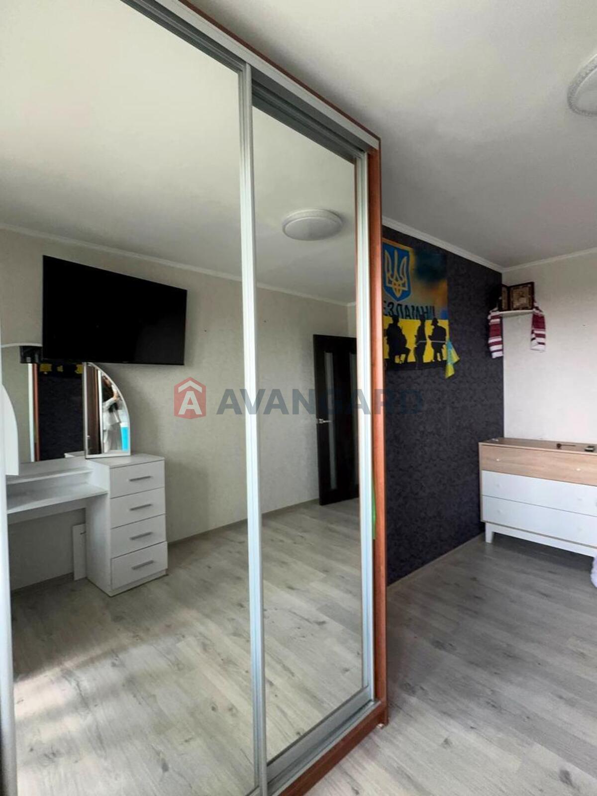 3 ��. ��������, 65/38/8 ��. �., 9/9 ������ ���� 6