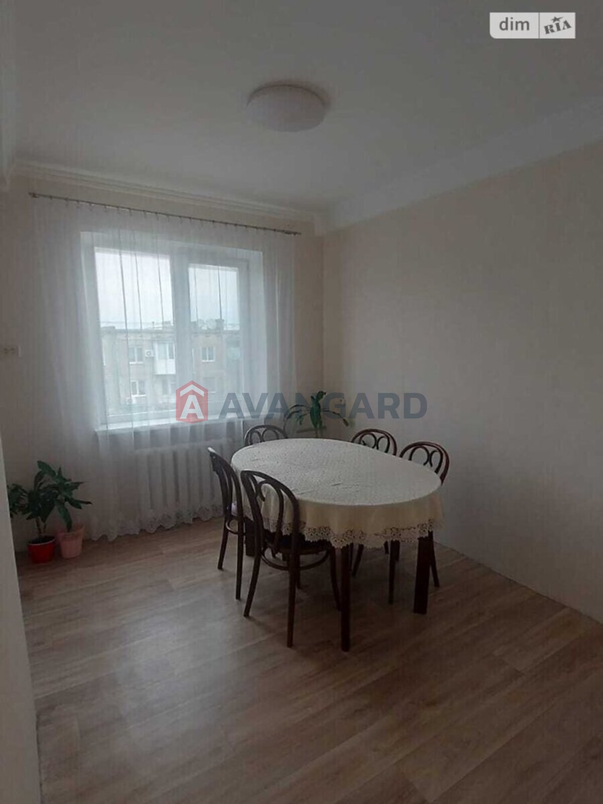 4 ��. ��������, 67/-/- ��. �., 4/5 ������ ���� 2