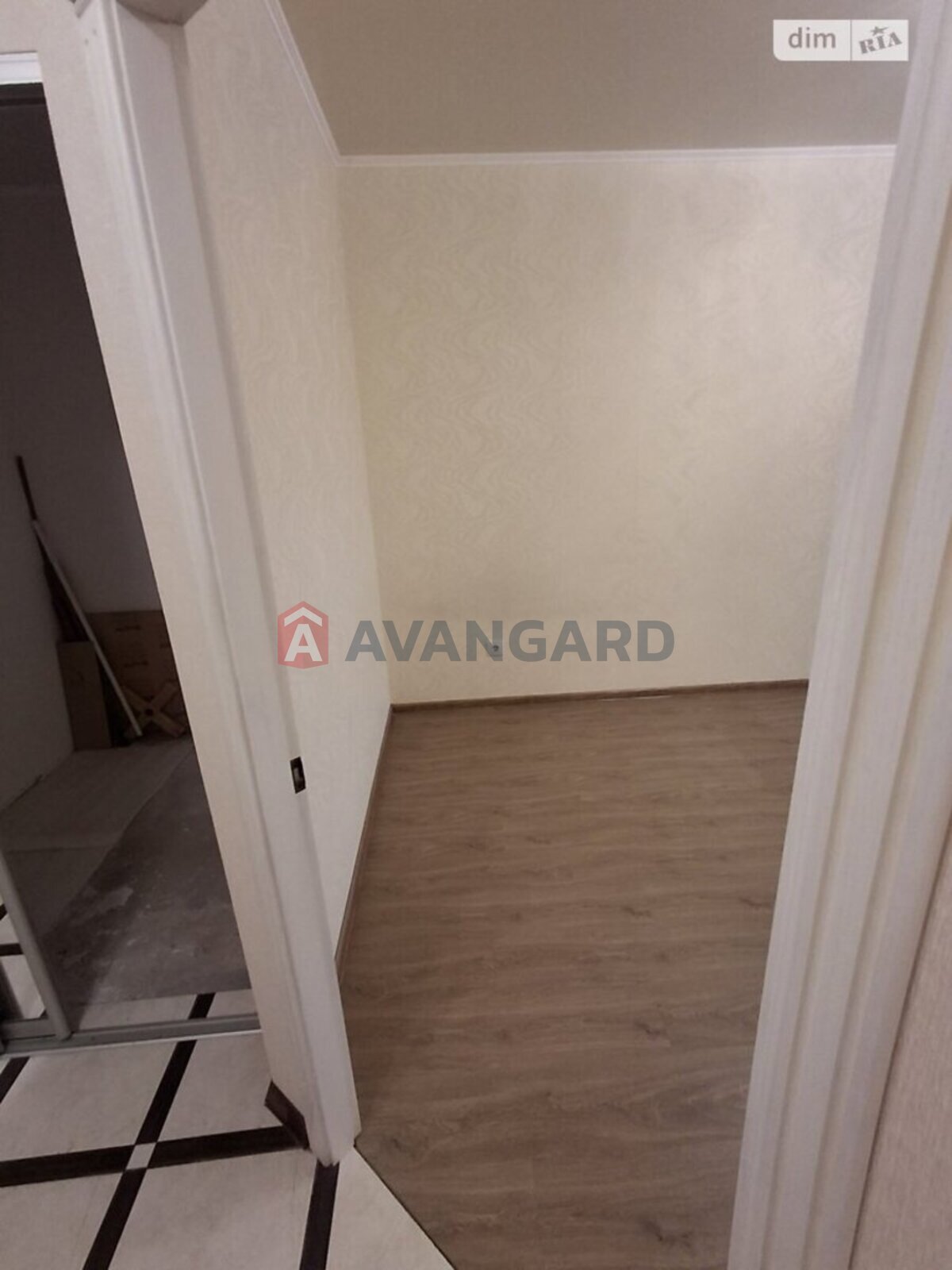 1 ��. ��������, 57/-/- ��. �., 9/12 ������ ���� 8