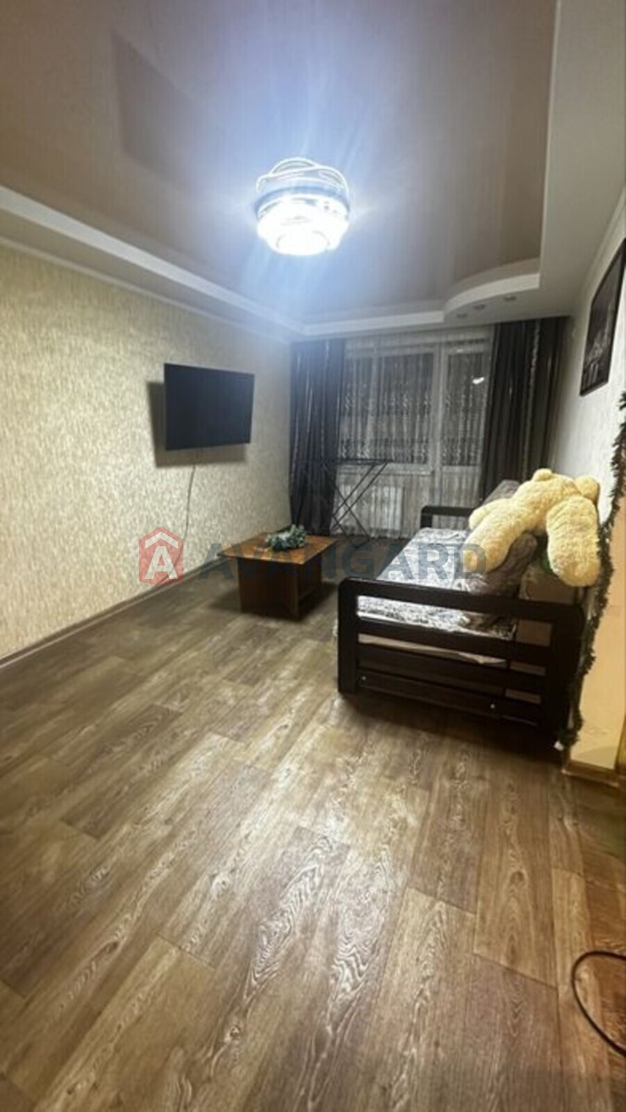 3 ��. ��������, 68/-/9 ��. �., 8/9 ������ ���� 8