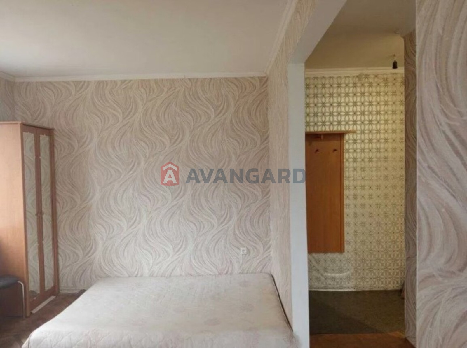 1 ��. ��������, 33/18/5 ��. �., 4/5 ������ ���� 4