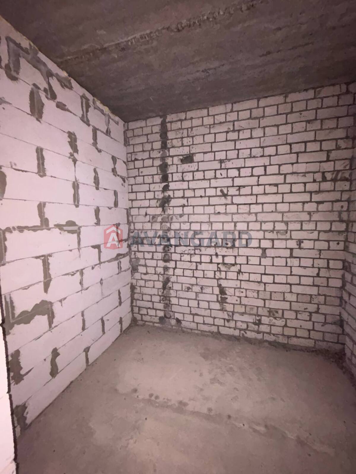 2 ��. ��������, 60,8/31,7/29,1 ��. �., 2/9 ������ ���� 9