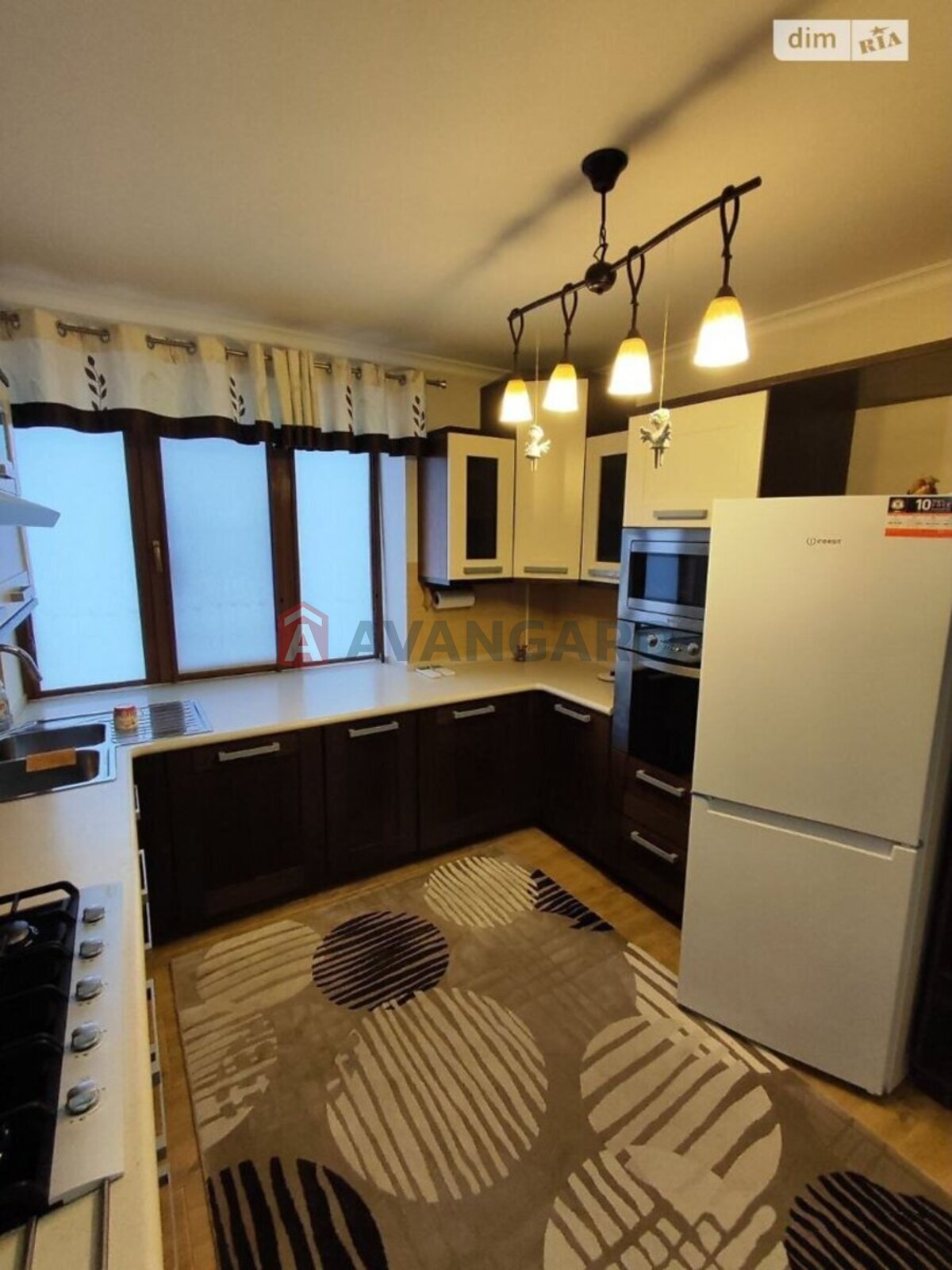 3 ��. ��������, 120/-/- ��. �., 4/10 ������ ���� 1