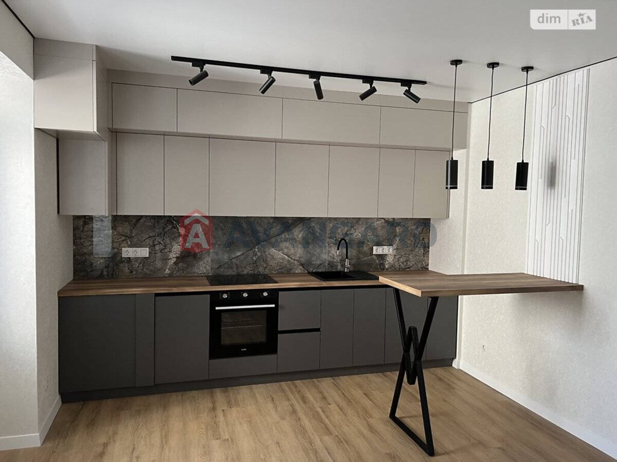 1 ��. ��������, 48/-/- ��. �., 5/8 ������ ���� 2