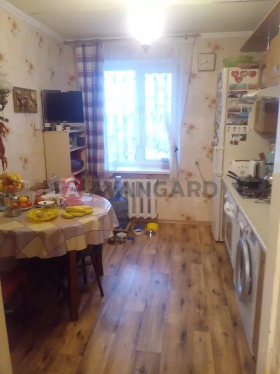 3 ��. ��������, 82/-/9 ��. �., 16/17 ������ ���� 14