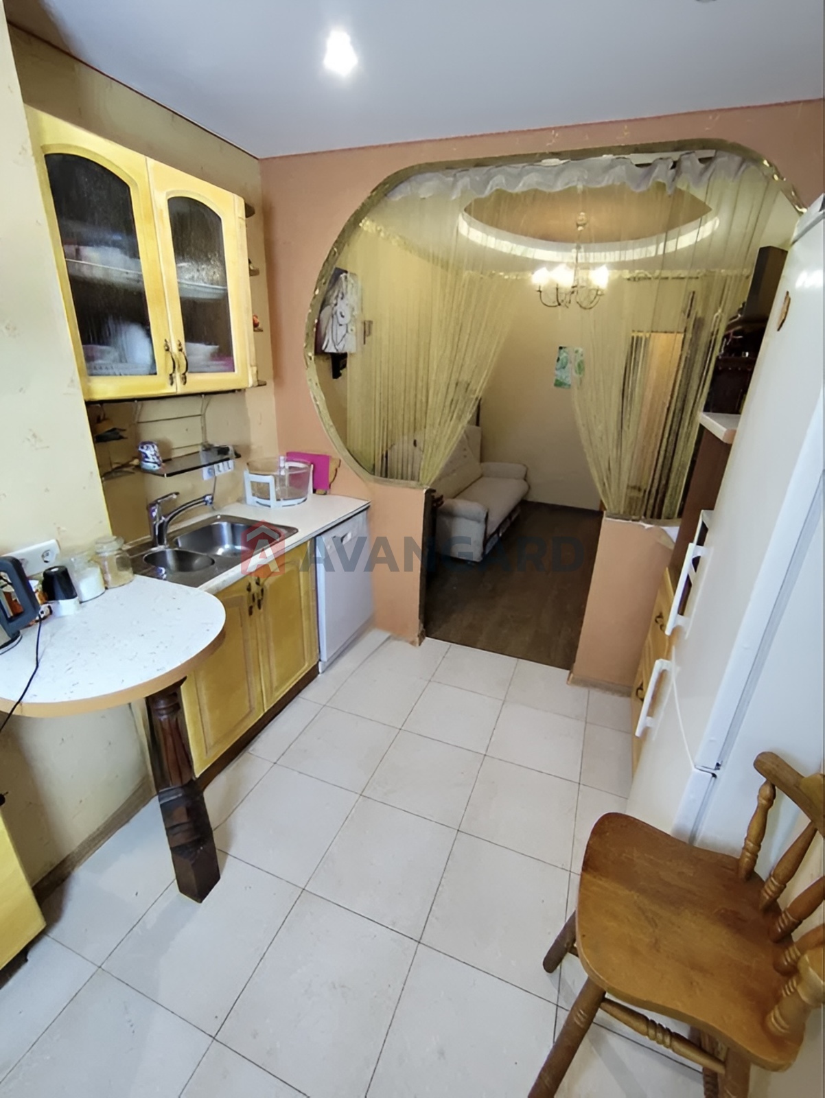 2 ��. ��������, 83/45/18 ��. �., 9/13 ������ ���� 8