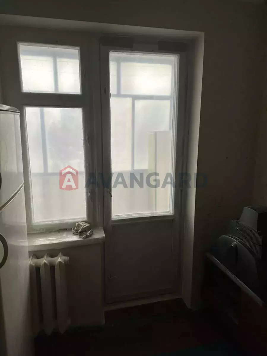 3 ��. ��������, 63/-/8 ��. �., 4/9 ������ ���� 9