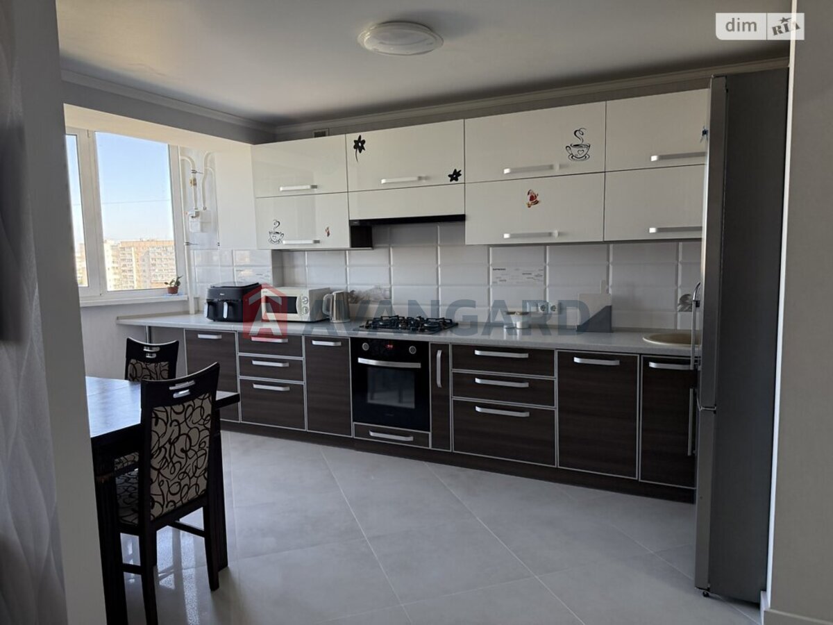 3 ����. ��������, 90/50/14 ��. �., 10/11 ���� ���� 17