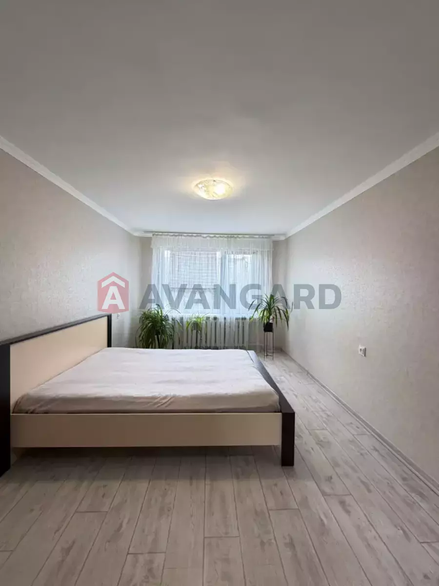 1 ��. ��������, 36/20/9 ��. �., 3/5 ������ ���� 8