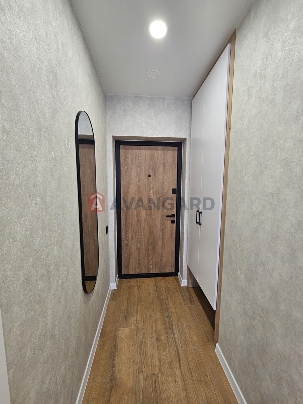 1 ��. ��������, 43/13/23 ��. �., 15/20 ������ ���� 8