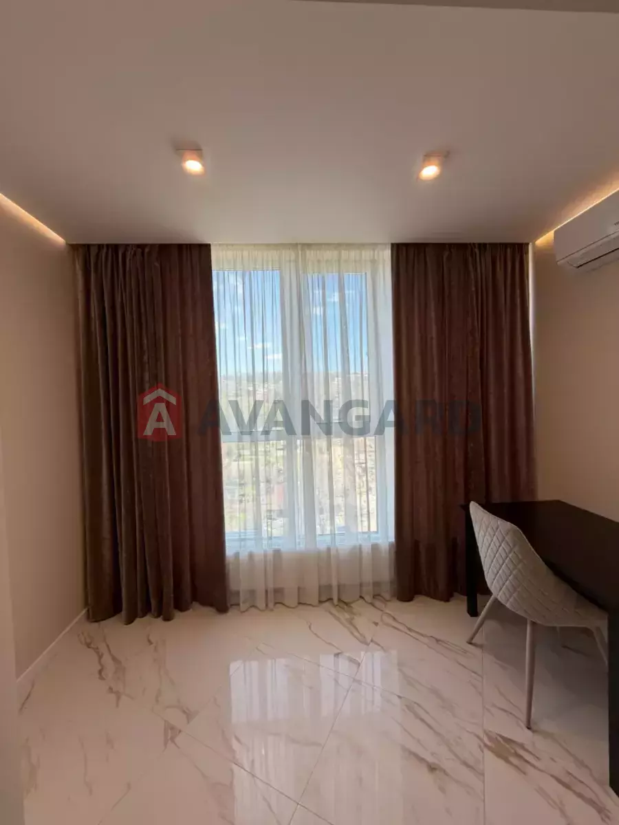 3 ��. ��������, 106/-/- ��. �., 10/18 ������ ���� 12