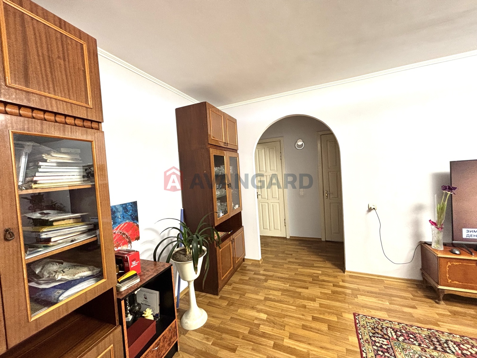 3 ����. ��������, 64,6/-/7 ��. �., 5/9 ���� ���� 5